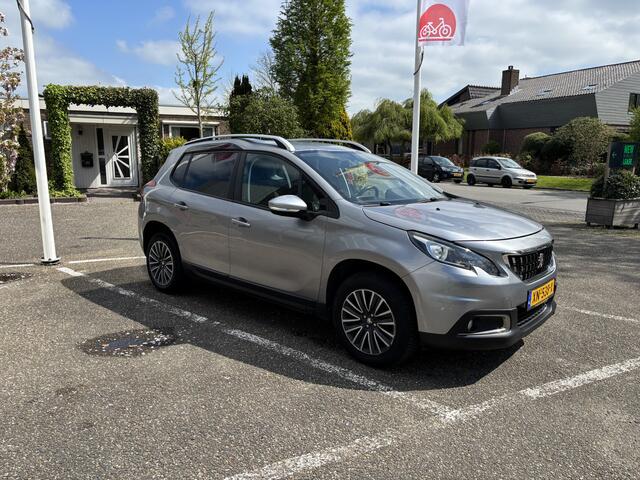 Peugeot 2008 1.2 PureTech Blue Lease Executive