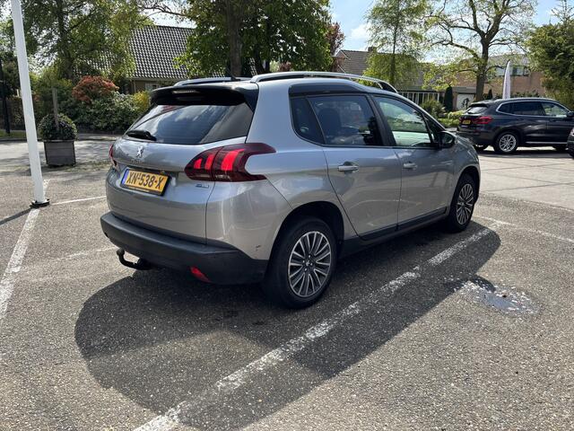Peugeot 2008 1.2 PureTech Blue Lease Executive