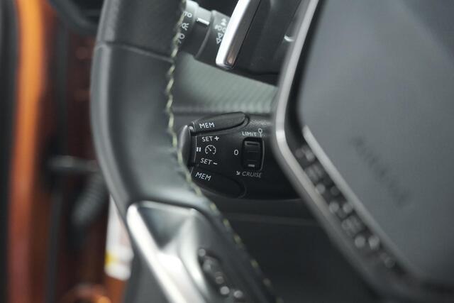 Peugeot 2008 PureTech 130 EAT8 GT Line | Camera | Stoelverwarming | Apple Carplay | Parkeersensoren