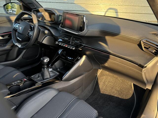 Peugeot 2008 1.2 130 pk GT Stoelverwarming, Camera, Keyless