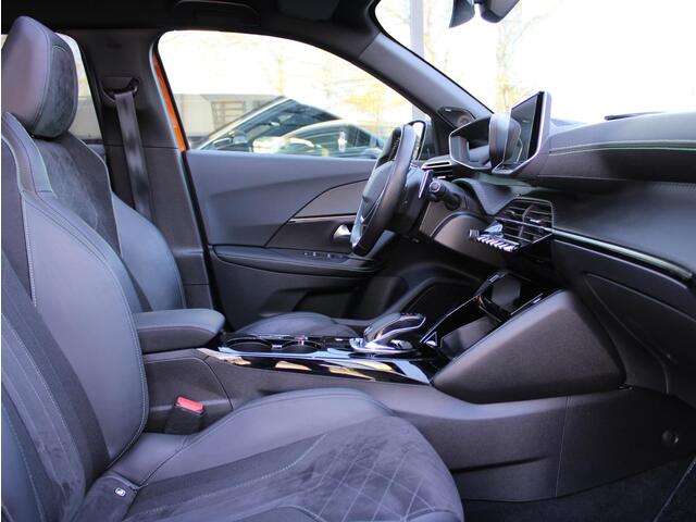 Peugeot 2008 1.2 PureTech GT Automaat | Navi / Panoramadak / Focal