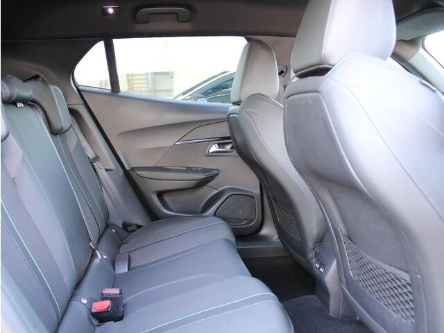 Peugeot 2008 1.2 PureTech 130 GT Automaat | Navi / Camera / Climate