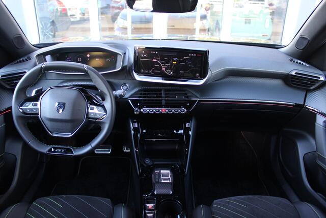 Peugeot 2008 1.2 130PK AUTOMAAT GT PACK | ELEKTRISCH BEDIENBARE BESTUURDERSSTOEL | NAVIGATIE | FULL LED KOPLAMPEN | DRAADLOZE APPLE CARPLAY/ANDROID AUTO | ADAPTIVE CRUISE CONTROL | CAMERA VOOR + ACHTER | CLIMATE CONTROL | LICHTMETALEN VELGEN 17" | KEYLESS ENTRY/START 