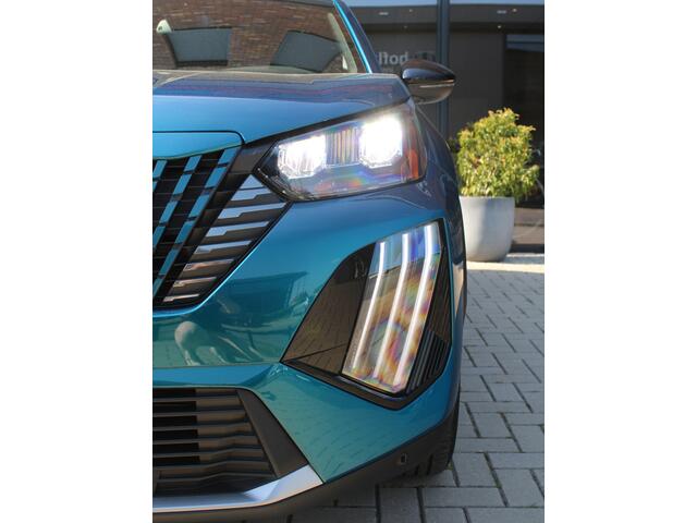 Peugeot 2008 1.2 Hybrid 136PK Allure Camera voor en achter, Adaptieve cruise control, Navigatie