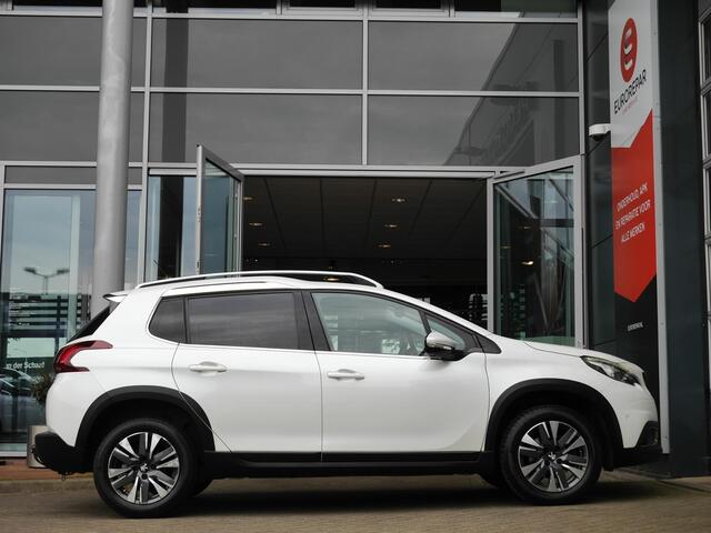 Peugeot 2008 1.2 PureTech Allure | Trekhaak | Panoramadak | Navigatie | Android auto / apple carplay | Climate control | Cruise control | Regensensor | Parkeersensoren