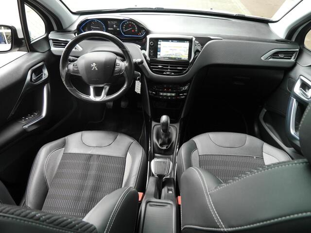 Peugeot 2008 1.2 PureTech Allure | Trekhaak | Panoramadak | Navigatie | Android auto / apple carplay | Climate control | Cruise control | Regensensor | Parkeersensoren