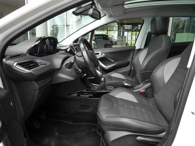 Peugeot 2008 1.2 PureTech Allure | Trekhaak | Panoramadak | Navigatie | Android auto / apple carplay | Climate control | Cruise control | Regensensor | Parkeersensoren