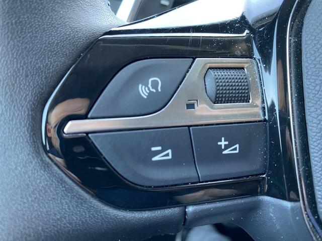 Peugeot 2008 1.2 PureTech Allure Pack CarPlay Android Auto