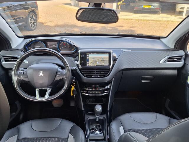 Peugeot 2008 1.2 PureTech Allure PANORAMADAK-NAVI-CLIMATE CONTROL- 4 SEIZOENEN BANDEN-LEER-STOEL VERWARMING