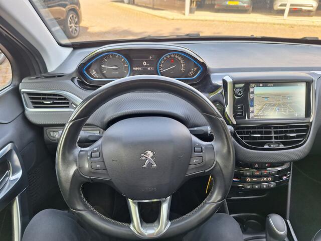 Peugeot 2008 1.2 PureTech Allure PANORAMADAK-NAVI-CLIMATE CONTROL- 4 SEIZOENEN BANDEN-LEER-STOEL VERWARMING
