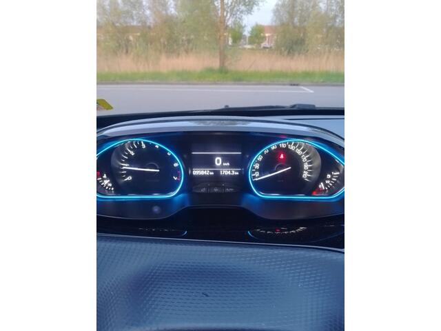 Peugeot 2008 1.2 PureTech Allure