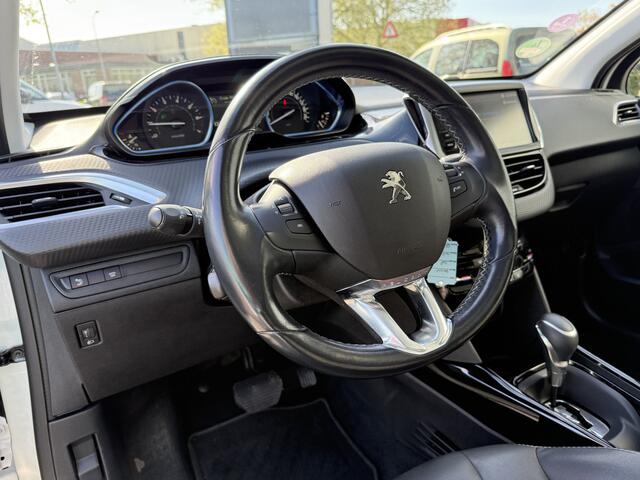 Peugeot 2008 BWJ 2018 | 1.2 111PK Allure AUTOMAAT | PANO | CLIMA | TREKHAAK | LEDER/STOF | NAVI | CAMERA A |