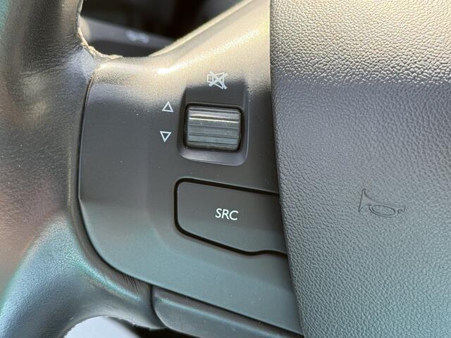 Peugeot 2008 BWJ 2018 | 1.2 111PK Allure AUTOMAAT | PANO | CLIMA | TREKHAAK | LEDER/STOF | NAVI | CAMERA A |