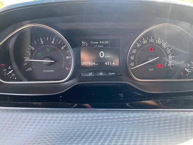 Peugeot 2008 BWJ 2017 | 1.2T 111PK Allure | CLIMA | TREKHAAK | NAVI | CARPLAY | LEDER/STOF