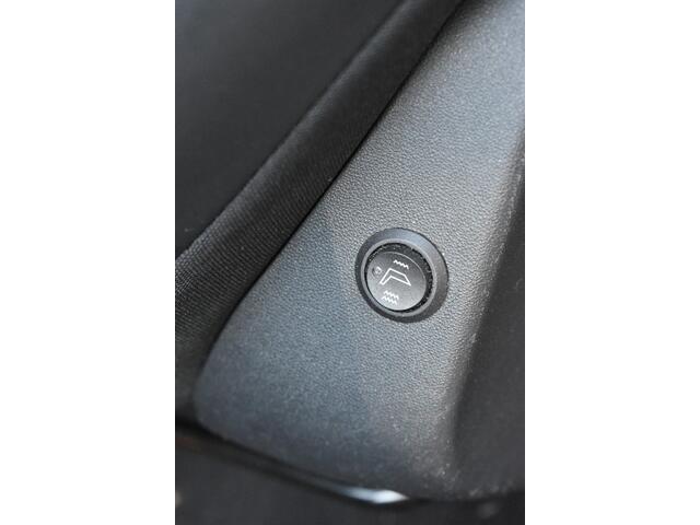 Peugeot 2008 1.2 PureTech Blue Lease Executive | Panorama | Carplay | 12 mnd BOVAG garantie Whatsapp 06-53188999