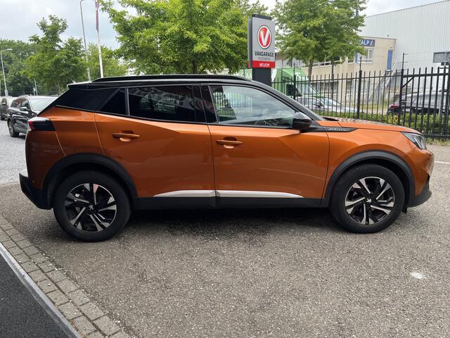 Peugeot 2008 1.2 PureTech GT-Line // LED // HALF LEDER // DODEHOEK // CRUISE // STOELVERWARMING // APPLE-ANROID AUTO //