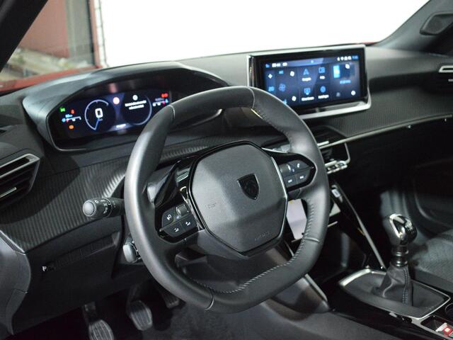 Peugeot 2008 1.2 PureTech 100 Allure NAVIGATIE | CARPLAY | E.C.C. | ACHTERUITRIJCAMERA MET SENSOREN | 15.350km