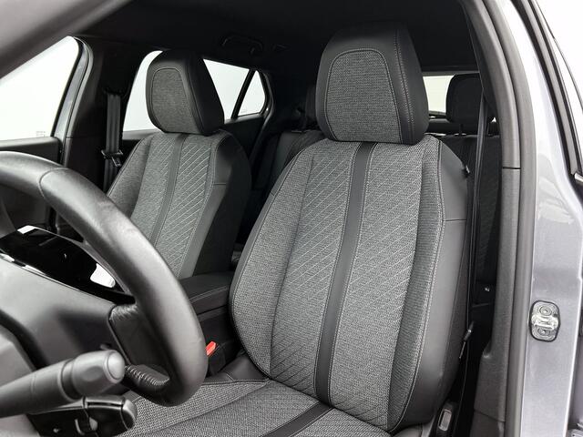 Peugeot 2008 PureTech 100 PK Allure | Achteruitrijcamera | Parkeersensoren voor + achter | Navigatie |