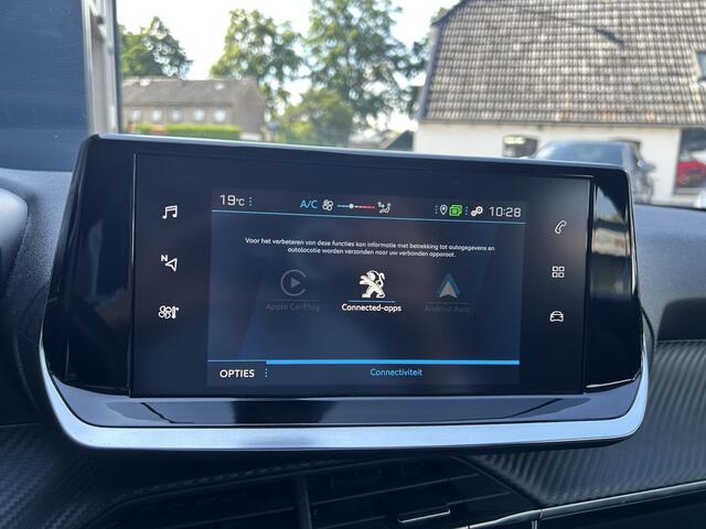 Peugeot 2008 1.2 Turbo 100 PK Active | Navigatie | DAB Radio | Climate Control | Cruise control | Airco | LED Verlichting | Elektrisch Pakket | Parkeersensoren | Apple Carplay | Hoge Zitpositie |