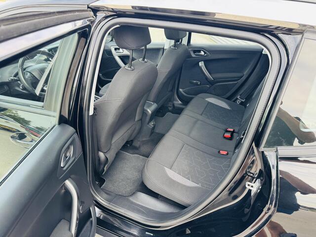 Peugeot 2008 1.2 PureTech Blue Lion Airco | Cruise | Navi | Automaat