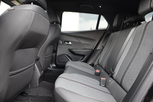 Peugeot 2008 1.2 HYBRID 136 GT APPLE CARPLAY|360 CAMERA|LED|FABRIEKS GARANTIE