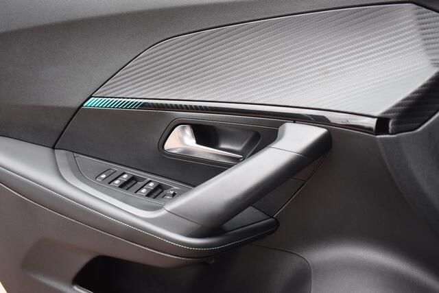 Peugeot 2008 1.2 PureTech 130PK Allure Pack | Trekhaak | Carplay | PDC | Incl. garantie