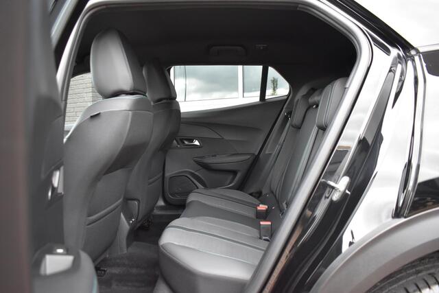 Peugeot 2008 1.2 PureTech 130PK Allure Pack | Trekhaak | Carplay | PDC | Incl. garantie
