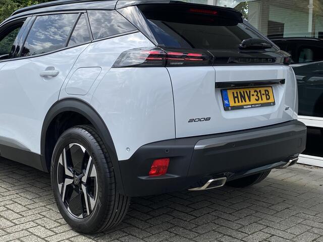 Peugeot 2008 1.2T 130pk Automaat GT | Massagestoel | Camera V+A | Navigatie | Stoelverwarming | Two Tone