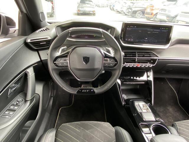 Peugeot 2008 1.2T 130pk Automaat GT | Massagestoel | Camera V+A | Navigatie | Stoelverwarming | Two Tone