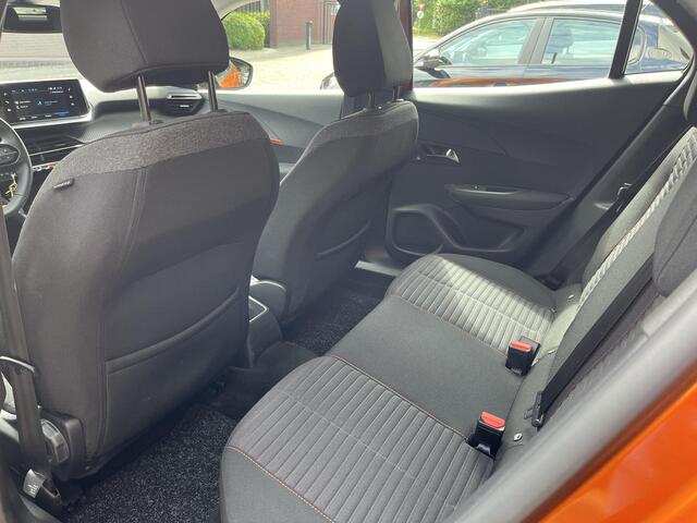 Peugeot 2008 1.2 PureTech Allure Pack Camera, Navigatie, Cruise Control, LED