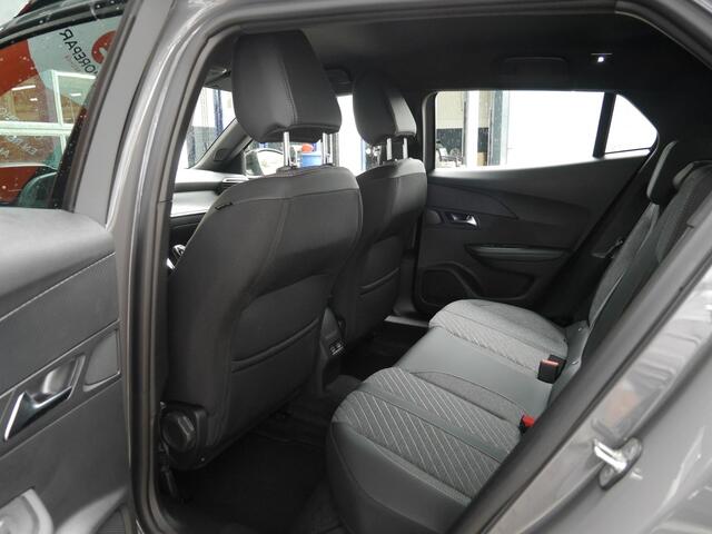 Peugeot 2008 1.2 PureTech 100 Allure | Navigatie | Camera v+a | Climate control | Lichtmetalen velgen | Keyless entry en Start