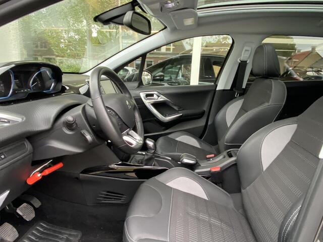 Peugeot 2008 1.2T 110pk Allure | Lage kilometerstand! | Panoramadak | Climate Control | Half lederen bekleding | Apple Carplay/Android Auto | Parkeersensoren