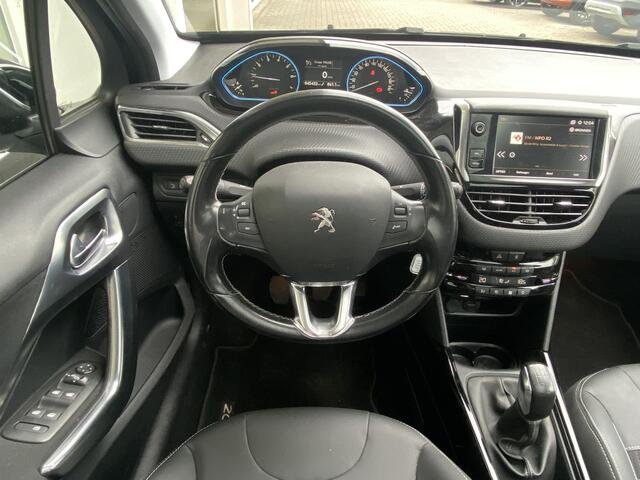 Peugeot 2008 1.2T 110pk Allure | Lage kilometerstand! | Panoramadak | Climate Control | Half lederen bekleding | Apple Carplay/Android Auto | Parkeersensoren