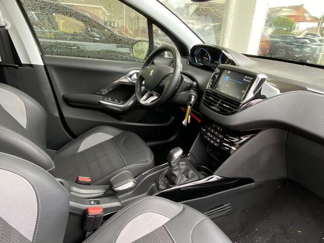 Peugeot 2008 1.2T 110pk Allure | Lage kilometerstand! | Panoramadak | Climate Control | Half lederen bekleding | Apple Carplay/Android Auto | Parkeersensoren
