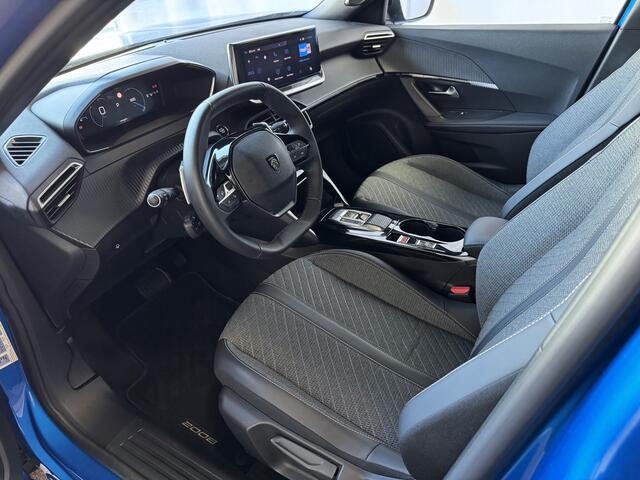 Peugeot 2008 1.2 130PK ?NW MODEL? ALLURE BLACK EDIT. BLINDSPOT CARPLAY NAVI LED VIR.COCKPIT 360.CAMERA ADAP.CRUISE KEYLESS STOELVERW. 2024