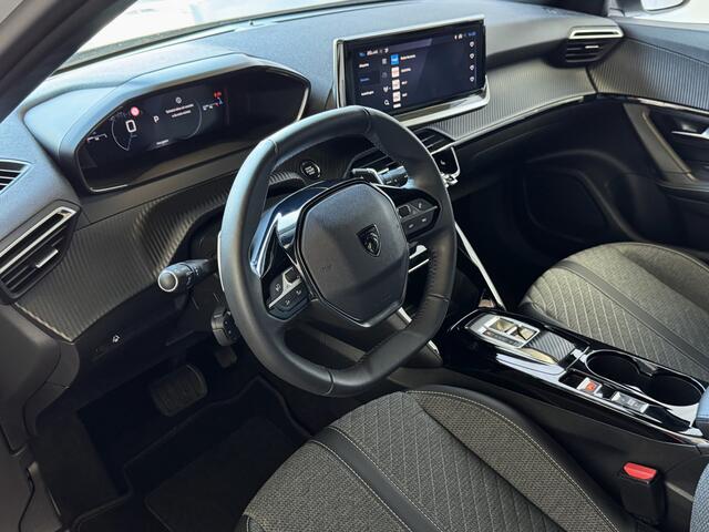 Peugeot 2008 1.2 130PK ?NW MODEL? ALLURE BLACK EDIT. BLINDSPOT CARPLAY NAVI LED VIR.COCKPIT 360.CAMERA ADAP.CRUISE KEYLESS STOELVERW. 2024