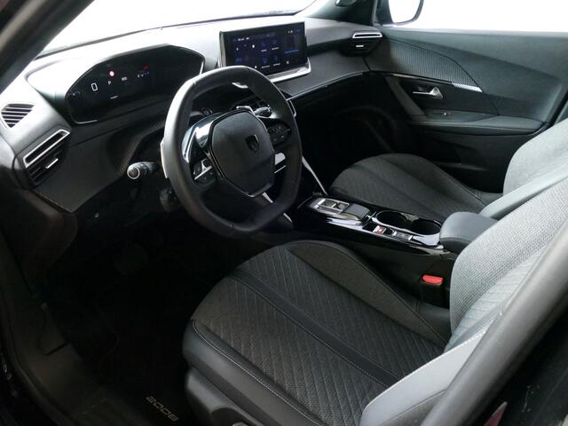 Peugeot 2008 1.2 130PK ?NW MODEL? BLACK EDITION TREKHAAK BLINDSPOT CARPLAY NAVI LED VIR.COCKPIT 360.CAMERA ADAP.CRUISE KEYLESS STOELVERW. 04/2024