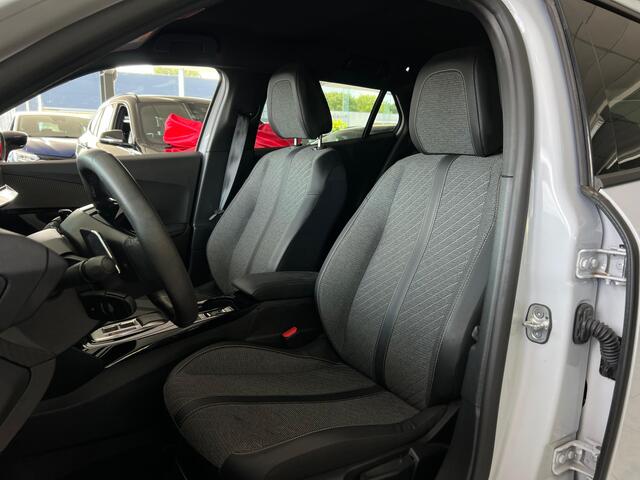 Peugeot 2008 1.2 PureTech 130 Allure NAVI | 1/2 LEDER | CAMERA | CARPLAY |