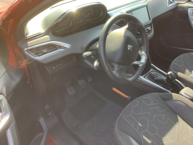 Peugeot 2008 1.2 PURET. BLUE LION