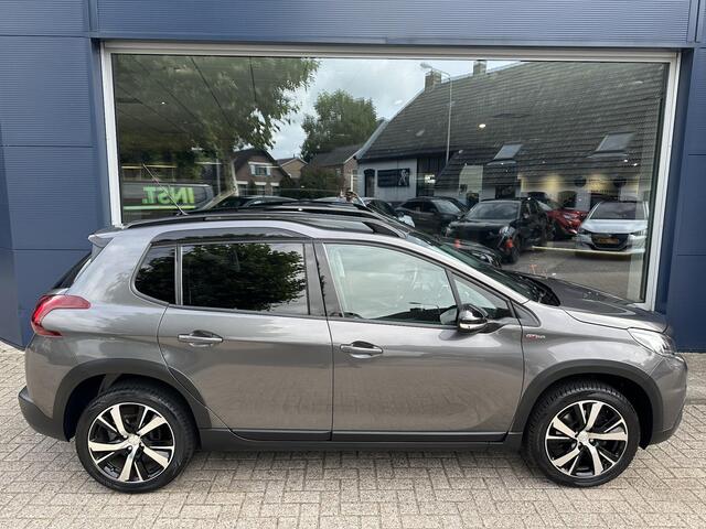 Peugeot 2008 1.2 PureTech GT-line | Navigatie | Trekhaak 1250 KG | Panoramadak | 17" Lichtmetalen Velgen | Camera | All Season Banden | Parkeersensoren | Half Lederen Bekleding | LED Dagrijverlichting