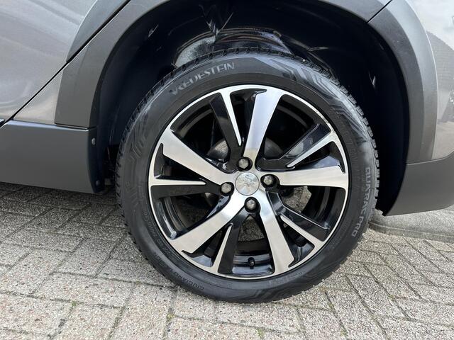 Peugeot 2008 1.2 PureTech GT-line | Navigatie | Trekhaak 1250 KG | Panoramadak | 17" Lichtmetalen Velgen | Camera | All Season Banden | Parkeersensoren | Half Lederen Bekleding | LED Dagrijverlichting