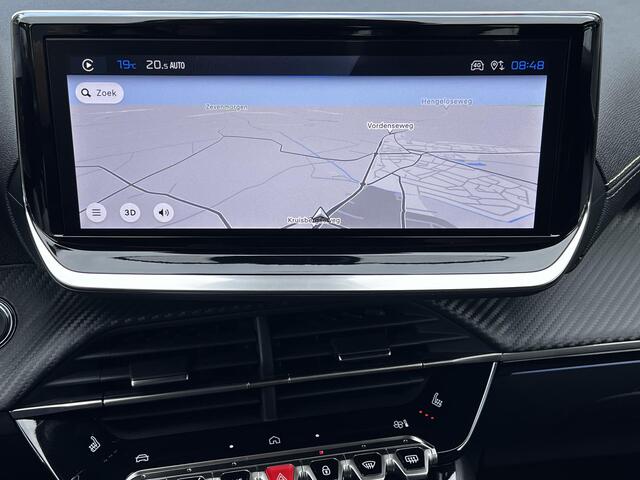 Peugeot 2008 1.2 Hybrid 145 GT / Nieuw, veel voordeel / tot 8 jaar Garantie / Elektr. schuifdak en bestuurdersstoel / Stoelverwarming / Camera 360° / Adapt. CC / Navi / Apple Carplay Android / 17" LM wielen / ook in grijs leverbaar