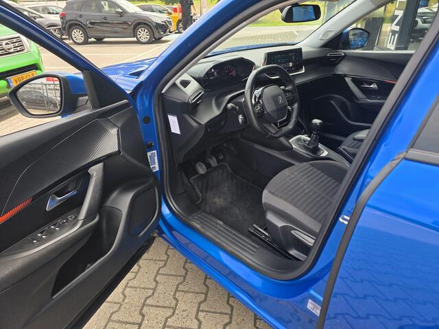 Peugeot 2008 1.2 PureTech Active Pack *trekhaak & Navi*