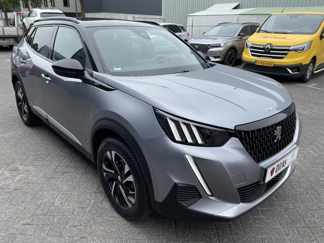Peugeot 2008 130pk GT (Stoelverwarming - Camera - Keyless Entry - LED - Parkeersensoren V+A - i-Cockpit - Adaptieve Cruise Controle - Navigatie - Apple Carplay)