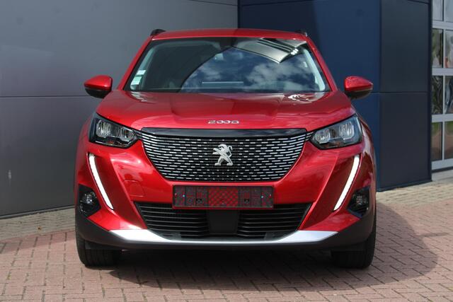 Peugeot 2008 1.2 PureTech Allure Pack NAVIGATIE - ACHTERUITRIJCAMERA - DRAADLOZE TELEFOONLADER