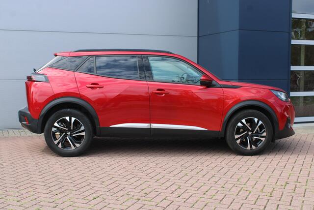 Peugeot 2008 1.2 PureTech Allure Pack NAVIGATIE - ACHTERUITRIJCAMERA - DRAADLOZE TELEFOONLADER