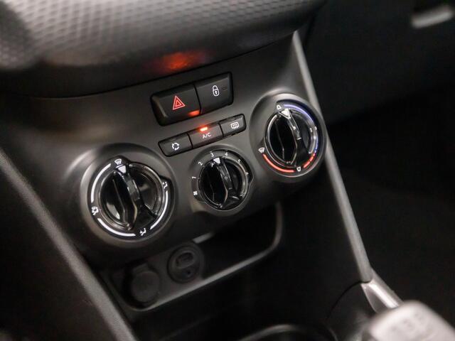 Peugeot 2008 1.2 PureTech Sport (PANORAMADAK, APPLE CARPLAY, NAVIGATIE, LM VELGEN, SPORTSTOELEN, PARKEERSENSOREN, CRUISE, NIEUWE APK, NIEUWSTAAT)