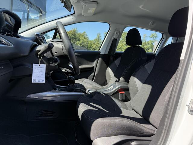 Peugeot 2008 1.2 PureTech Blue Lion 1e Eigenaar,Dealer Onderhouden,110pk,Navi,Airco,Cruise,Pdc,Extra winter set,Distributieriem vv 2022,N.A.P,Apk tot 08-2026