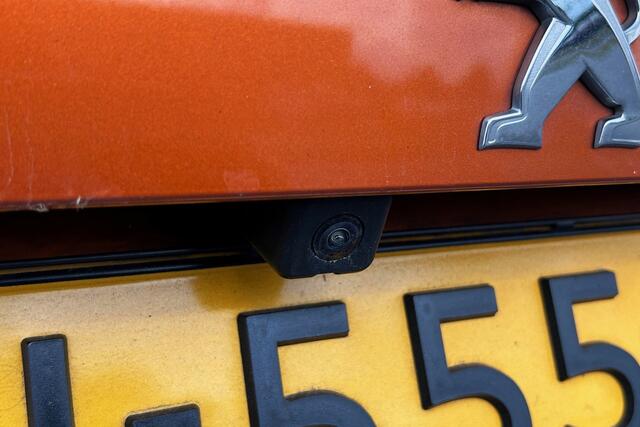 Peugeot 2008 1.2 PureTech GT AUTOMAAT ACC LED