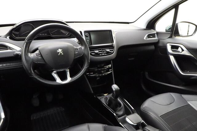 Peugeot 2008 1.2 PureTech Allure 82 PK | Handgeschakeld | Trekhaak | Panorama dak | Cruise Control | Airco | Licht metalen velgen | Navigatie | Bluetooth